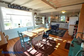 Berry Cottage, private dock, overlooking a sandy b - Image 2
