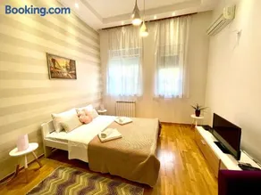 DORA stan na dan Novi Beograd Savada Blok A, parking na upit 5 evra dan - Image 2