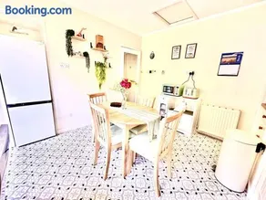 Cosy Crinan Cottage - Pet Friendly, Wetroom, Garden - Image 3