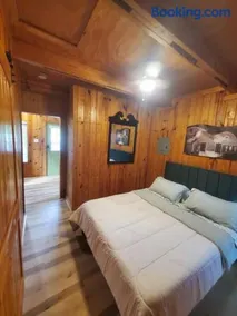 109 Vinewood Cabin-1 Bedroom - Image 1