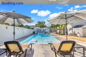 AQUA Ville Moderna - Serene 16BR Coastal Haven Villa with Pool - Image 4