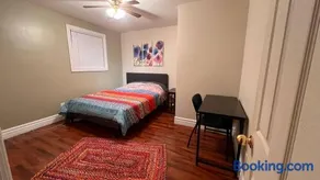 Affordable Downtown Private Rooms - Image 2