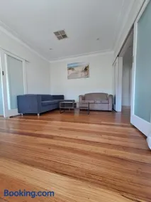 Fantastic Three Bedroom Home Close to City and Airport - Image 1
