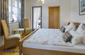 Pension "Haus am Walde" Brodenbach, Mosel - Image 2