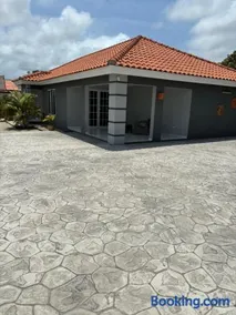 House with pool in Santa Cruz - Image 2