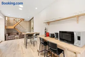 Cruz Verde 10 Suites Malaga - Image 1