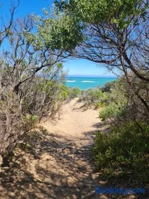 PIECE OF PARADISE, huge 4 bedroom haven - Image 1
