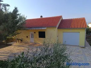 HOLIDAY HOUSE Ose - Image 4