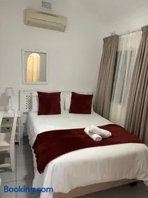 The Sandalwood Self-Catering Accommodation - Image 3