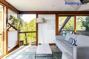 Peaceful Treehouse with Ocean View - Image 3