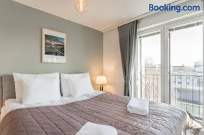 Riverside Lux with 2 bedrooms, Car Park garage and Sauna - Image 3