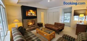 Garden Retreat in West Vancouver - Image 3