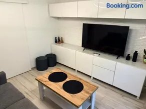Komfortowe Mieszkanie z Sypialnią i Balkonem - Image 4