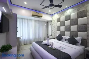 Embassy Suite 2 Bedroom Apartment Near BKC & Guru Nanak Hospital Bandra East - Image 2