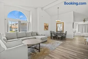 Spacious 3B 2BA Home with High Ceilings and Large Patio - Image 1
