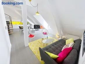 Duplex de standing en centre-ville avec parking, proche port et plage - FR-1-361-377 - Image 1