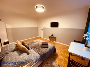 ClickTheFlat Karmelicka Apart Rooms - Image 1