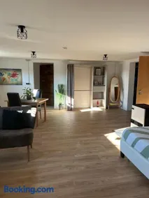 Chez Nadia - Image 1