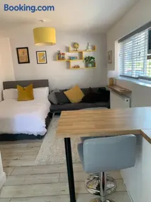 The Beehive - Self Contained Studio by The Sea - Image 3