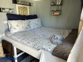 Mr Hares shepherd hut - Image 3