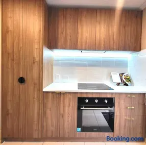 Private Room 2- Affordable Luxury - Image 4