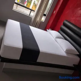 DLUXO Hostal - Image 4