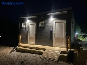 WOMOCAMP Holzhütte 2 with shared WC - Image 2