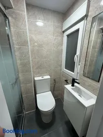 Apartamento familiar en el centro de Laredo - Image 4