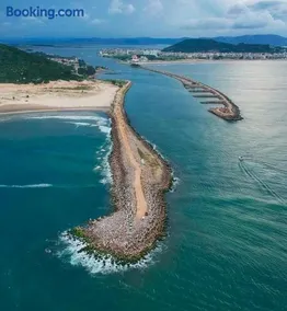 APARTAMENTO 3 DORM., O QUINTAL É A PRAIA E MOLHES - Image 2