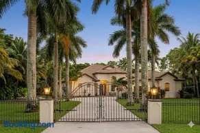 Royal Palms Villa, Pool, Spa, Private Gate, 1,5 acre - Image 1