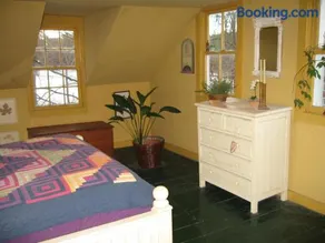 Private setting on country farm near Rhinebeck - Image 2
