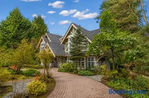 Luxury 7BR 8BA West Side Villa with Garden & Pond 5 Min to Downtown - Image 1