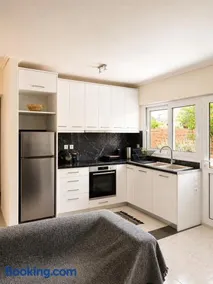 polyxeni house - Image 3