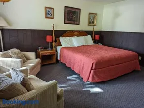 Crossroads motel & cabins - Image 2