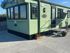 Seaside Chalet - Image 3