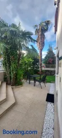 Rose Apartments - Image 3