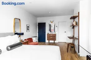 Market Square View, Heart of DTWN, Historic Hotel, King Bed, Room # 402 - Image 3