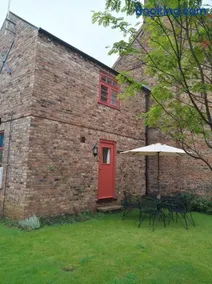C Farmhouse Accommodation - Image 5