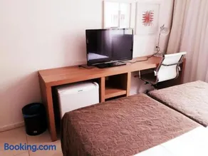 MELHOR Localização na Barra da Tijuca- Apartamento com Ar, wifi, microondas - Image 4