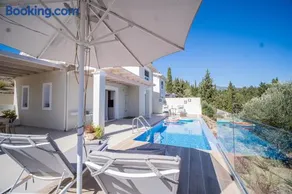 Giardinia Holiday Homes with Private Pool - Image 2