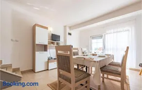 Amazing Apartment In Stara Novalja - Image 3