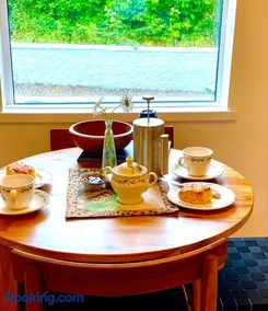 Midsummer cottage - Image 2