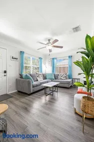 3BR - Beach & Trail - Bikes, Fire Pit, Mini-Golf - Image 2