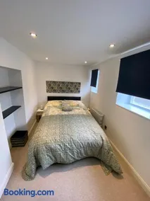 Buckingham House Apartment 2 - Image 3