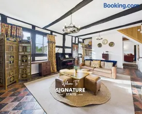 Mainstone House by Signature Stays - Luxury Retreat - HotTub - Image 1
