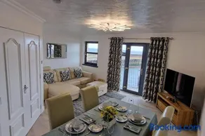 Ivianna Wharf - Image 4
