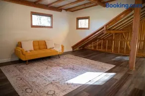Sugar Creek Stay - Image 5