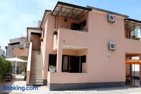 Apartments Garden - Image 1