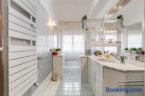 The Elegant Penthouse - Ampio Attico con Posto Auto - Image 3