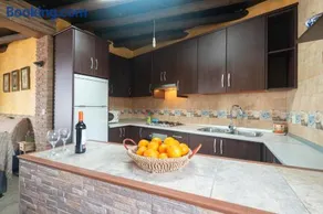 Charming House in Cádiar with View - Image 3